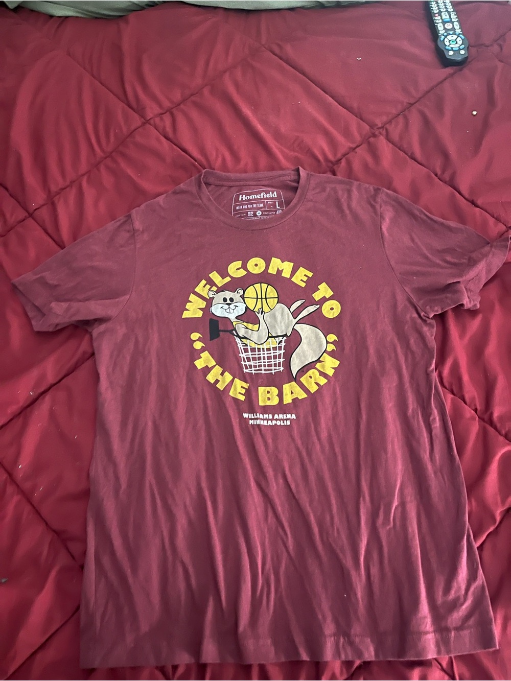 University of Minnesota Maroon 'Welcome to The Barn' Tee L EXCELLENT CONDITION - Picture 2 of 3